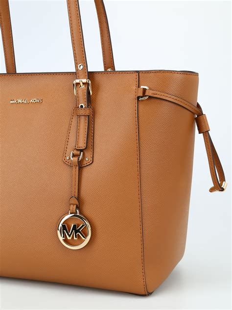 voyager medium letaher tote michael kors|michael kors voyager large tote.